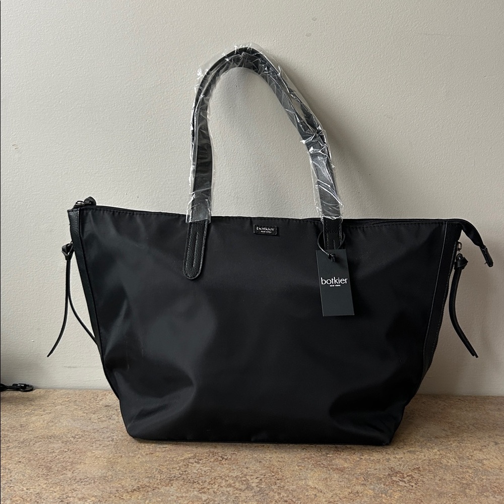 NWT Botkier New York Black Shoulder Tote with Silver Hardware - Picture 2 of 12